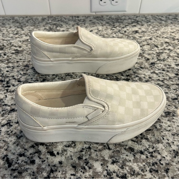Vans Checkered Slip-On Shoes - Picture 5 of 9